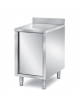 TAVOLO ARMADIATO INOX AISI 304 CON ALZATINA, ANTA A BATTENTE E PANNELLATURA SOTTOPIANO INOX - CM 50X70X85H
