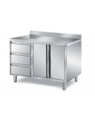 TAVOLO ARMADIATO INOX CON CASSETTIERA A TRE CASSETTI E DUE ANTE BATTENTI - SENZA ALZATINA - CM. 120X70X85H