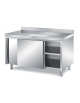 TAVOLO ARMADIATO INOX AISI 304 CON 2 ANTE SCORREVOLI, CON ALZATINA, ANGOLO RAGGIATO SU 1 FRONTE - CM. 120X80X87H