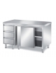 TAVOLO ARMADIATO INOX AISI 304 CON 2 ANTE SCORREVOLI E 1 CASSETTIERA A 3 CASSETTI H 150 MM GN 2/1 - CM. 240X90X87H