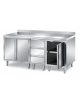 TAVOLO ARMADIATO INOX AISI 304 CON 3 ANTE A BATTENTE E 1 CASSETTIERA A 3 CASSETTI H 150 MM - CON ALZATINA - CM. 200X90X87H