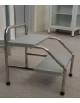 Scendiletto a 2 gradini, struttura in acciaio cromato. Dimensioni cm 52x39x44h