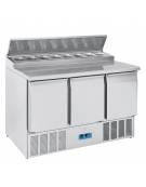 Tavolo saladette refrigerato inox 0° +8°C, 3 sportelli-parte superiore con sportello alzabile per N° 8 GN 1/6-cm 136,5x70x100,5h