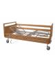LETTO DEGENZA 4 SNODI CON SPONDE IN LEGNO - ALZASCHIENA E ALZAGAMBE REGOLABILI ELETTRICAMENTE - 4 RUOTE