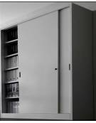 ARMADIO METALLICO AD ANTE SCORREVOLI CON SERRATURA E 5+5 RIPIANI REGOLABILI - cm 150x45x250h