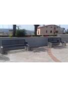 Panchina con seduta e schienale in acciaio zincato -  fianchi in cemento bocciardato - cm 189,7x73,5x80h