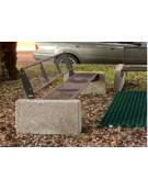 Panchina con seduta e schienale in acciaio zincato -  fianchi in cemento bocciardato - cm 189,7x73,5x80h