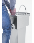 Lavamani a parete in acciaio inox AISI 304, alzatina cm 3h, comando ginocchio - cm 40x40x27h