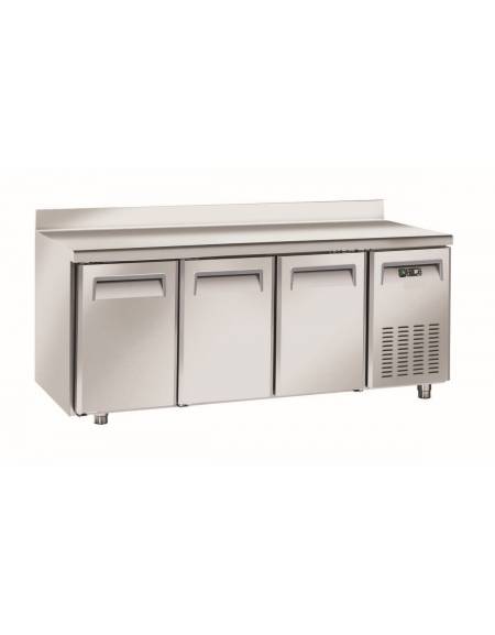 Tavolo refrigerato 3 porte, in acciaio inox AISi 304, con alzatina, refrigerazione ventilata - cm 179.5x70x96h