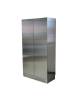 ARMADIO INOX PER SALA OPERATORIA CON ANTE CHIUSE A BATTENTE E ZOCCOLO AMOVIBILE DA CM. 100X48X190H
