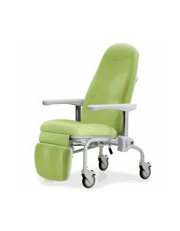 POLTRONA RELAX SU RUOTE CON INCLINAZIONE DELLO SCHIENALE SINCRONIZZATO CON IL POGGIAGAMBE