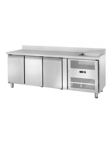 Tavolo refrigerato ventilato con lavello - 3 porte - Temperatura -2° +8°C - Classe energetica B - cm. 202x70x96h