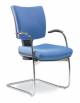 Poltrona attesa fissa con braccioli - Base a slitta - Conforme UNI EN 1335 - Rivestimento a scelta