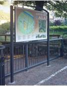 Bacheca bifacciale in acciaio zincato e verniciato, con pannello espositivo dim. cm 100×100 mm, da inghisare - cm 128x40x260,1h