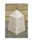 Dissuasore traffico Piramide in cemento - colore Grigio pietra - Con dispositivo per l'ancoraggio al suolo - cm 45x45x80h - CAM