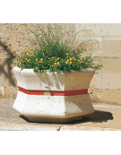 Fioriera esagonale per esterno in graniglia di marmo sabbiato - colore a scelta - cm 95x85x65h - Conforme ai CAM