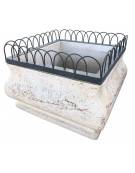 Fioriera quadrata in graniglia di marmo sabbiato - colore a scelta - struttura decorativa in acciaio - cm 150x150x100h - CAM