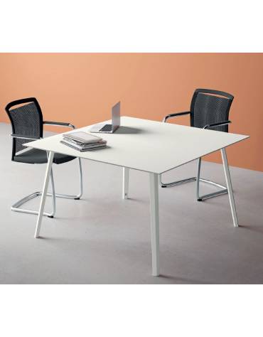 Tavolo riunione quadrato, piano HPL e struttura metallica - Colori a scelta - cm 120x120x72h
