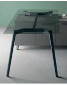 Scrivania direzionale per servente piano in vetro trasparente e struttura metallica - Colori struttura a scelta - cm 200x90x72h