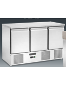 Saladette refrigerata ventilata GN1/1 - Classe A - 3 sportelli - Temp. +2/+8°C - cm 136,5x70x87,5h