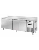 Banco refrigerato GN1/1 ventilato in acciaio inox con 4 porte e alzatina - Temp. -18/-22°C - Lt 541 - Classe D - cm 225x70x85h