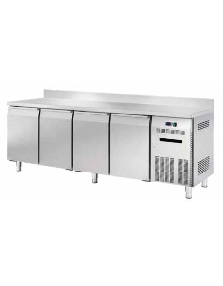 Banco refrigerato GN1/1 ventilato in acciaio inox con 4 porte e alzatina - Temp. -18/-22°C - Lt 541 - Classe D - cm 225x70x85h