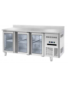 Banco refrigerato GN1/1 ventilato in acciaio inox con 3 porte a vetri e alzatina - Temp. 0/+8°C - Lt 405- Classe B - cm 180x70x8