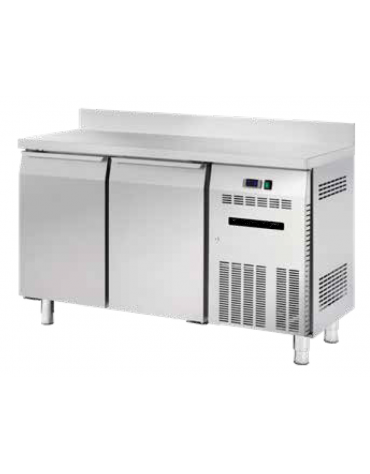 Banco refrigerato ventilato 0/+8°C, acciaio inox, 2 porte e alzatina, profondità cm 60  - Lt 215- Classe C - cm 135x60x85h