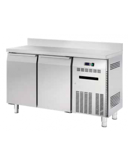 Banco refrigerato ventilato 0/+8°C, acciaio inox, 2 porte e alzatina, profondità cm 60  - Lt 215- Classe C - cm 135x60x85h