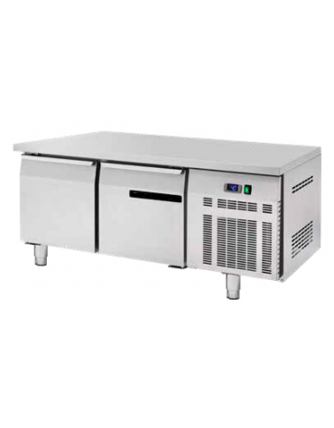 Banco refrigerato ventilato in acciaio inox con 2 porte, altezza cm 65 - Temp. 0/+8°C - Lt 171 - Classe C - cm 135x70x65h