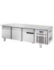 Banco refrigerato ventilato in acciaio inox con 3 porte, altezza cm 65 - Temp. 0/+8°C - Lt 264 - Classe C - cm 180x70x65h