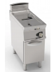Friggitrice a gas Lt 17 su mobile - 1 vasca con fondo a "V" da cm 33x42x47h - potenza totale 16,5 kw - cm 40x90x90h