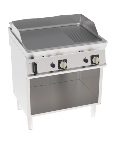 Fry-Top a gas su vano aperto, 2/3 liscio + 1/3 rigato cromato spazzolato - zona cattura cm 74,8x56,4 - gas Kw 14 - cm 80x70x90h Fry-Top a gas su vano aperto, 2/3 liscio + 1/3 rigato cromato spazzolato - zona cattura cm 74,8x56,4 - gas Kw 14 - cm 80x70x90h