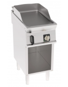 Fry-Top elettrico su vano aperto, 1 zona cottura, piastra liscia cm 35,3x56,4, trifase  Kw 3,9 - cm 40x70x90h
