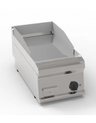 Fry-Top elettrico da banco, 1 zona cottura, piastra liscia cromata cm 34,6x56,4, pot. totale Kw 3,9 trifase - cm 35x70x28h