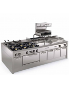 Fry-Top elettrico su vano aperto, 3 zone cottura, piastra liscia cm 113x56, trifase Kw 11,7 - cm 120x70x90h