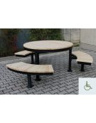 Set composto da un tavolo tondo e tre panchine piane curve in acciaio con legno di pino - cm 221,7x221,7x80h