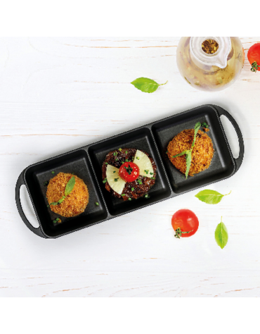 Piatto a servire in ghisa con tre scomparti e supporto in legno di faggio - 3 porzioni - Litri 0,75 - Dimensioni cm 12x33x4,5h