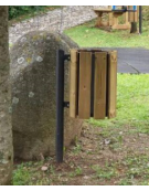 Cestino portarifiuti con paletto da tassellare, in acciaio zincato e verniciato, con doghe in legno di pregio- cm 46,2x37,1x100h