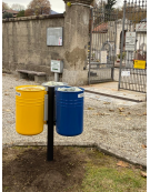 Cestino per la raccolta differenziata, 3 contenitori, acciaio zincato e verniciato, coperchi e posacenere - cm 80,2x74,2x131,7h