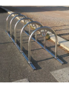 Portabici a 3 archetti, realizzato in acciaio inox - da tassellare - cm 192x72,8x83.3h