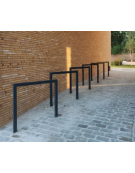 Portabici singolo realizzato in acciaio zincato e verniciato. Con traverso. Da inghisare - cm 90x120h