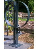 Portabici realizzato in acciaio zincato e verniciato. A 2 posti. Da inghisare - cm 64x119,5h