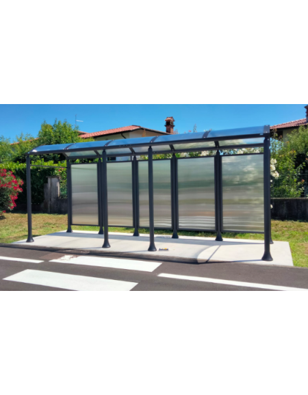 Pensilina 5 moduli in acciaio verniciato con copertura e parete di fondo in policarbonato alveolare - cm 534x158,8x239,5h