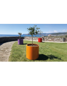 Fioriera quadrata in acciaio zincato e verniciato con fori di scolo per l’eliminazione dell’eccesso d’acqua - cm 100X100X100h