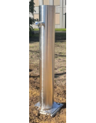 Fontana in acciaio inox con rubinetto a scatto inox predisposto per il collegamento alla rete idraulica - cm Ø15,4x70x100h