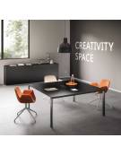 Tavolo riunione quadrato con piano in vetro colore Blu,Moka o Nero-Gambe in acciaio colore Bianco,Nero o Alluminio-cm 120x124x73