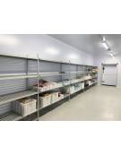 Scaffale per alimenti con montanti in alluminio e 4 ripiani forati in polietilene - cm 160x30x200h - Portata Kg 150 per piano