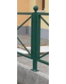 Supporto di mezzo da inghisare per barriera in tubolare acciaio zincato e verniciato - cm Ø8x131,7h