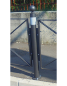 Supporto di mezzo da inghisare per barriera in tubolare acciaio zincato e verniciato - cm Ø8x131,2h